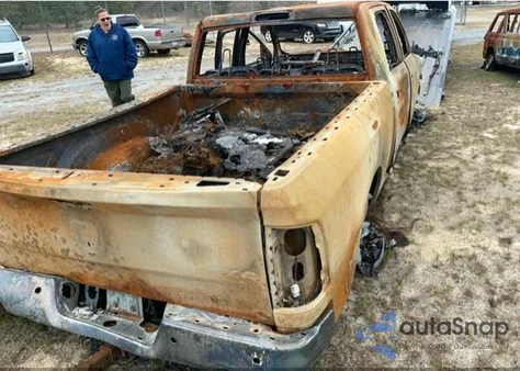 2019 Ram 1500 Classic из США, поврежденный, VIN 1C6RR7TT5KS690368